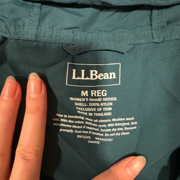 L.L. Bean Teal Women's windbreaker - Picture 2 of 3